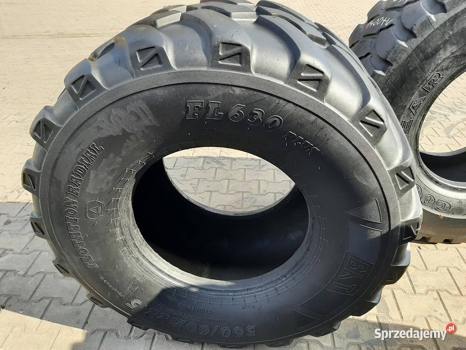 Opona używana 56060R225 55060R225 BKT FLOTATION Zaścianki