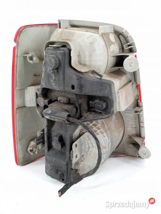 LAMPA TYŁ PRAWA EUROPA VW Volkswagen Touran I osobowe świętokrzyskie