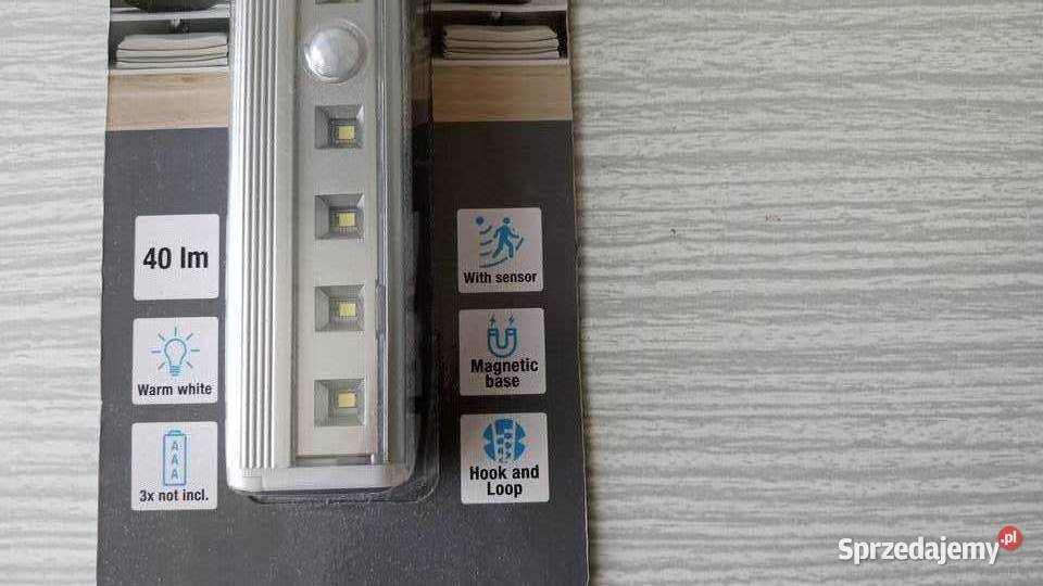 Lampa LED z sensorami ruchu i zmierzchu na