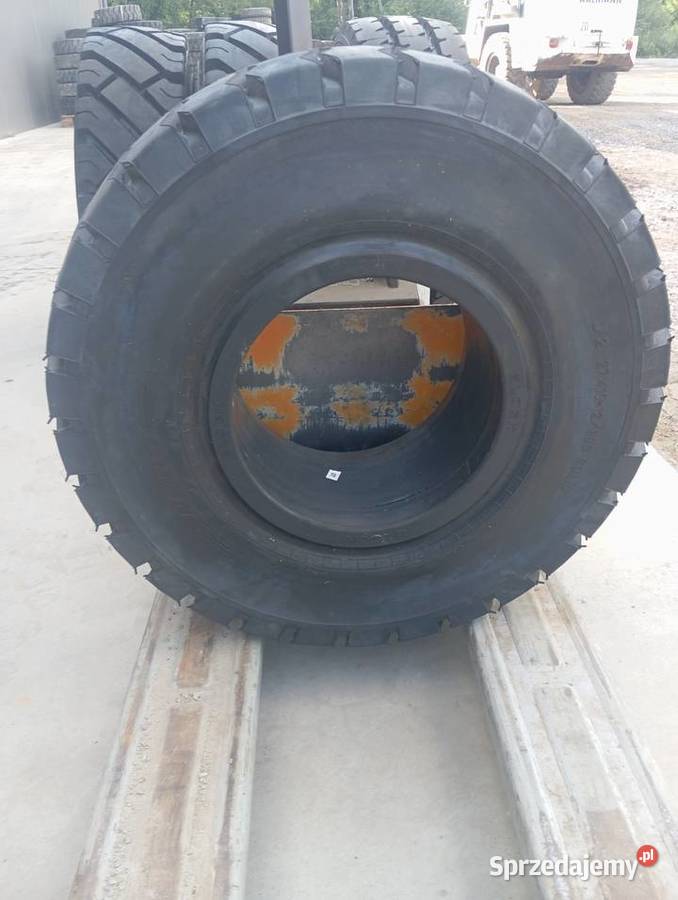 Wózek widłowy Opona pełna 27x1012 Combilift Błędów