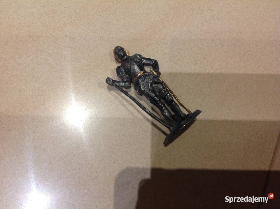 Stara Cynowa Figurka Rycerza Nowa Sól