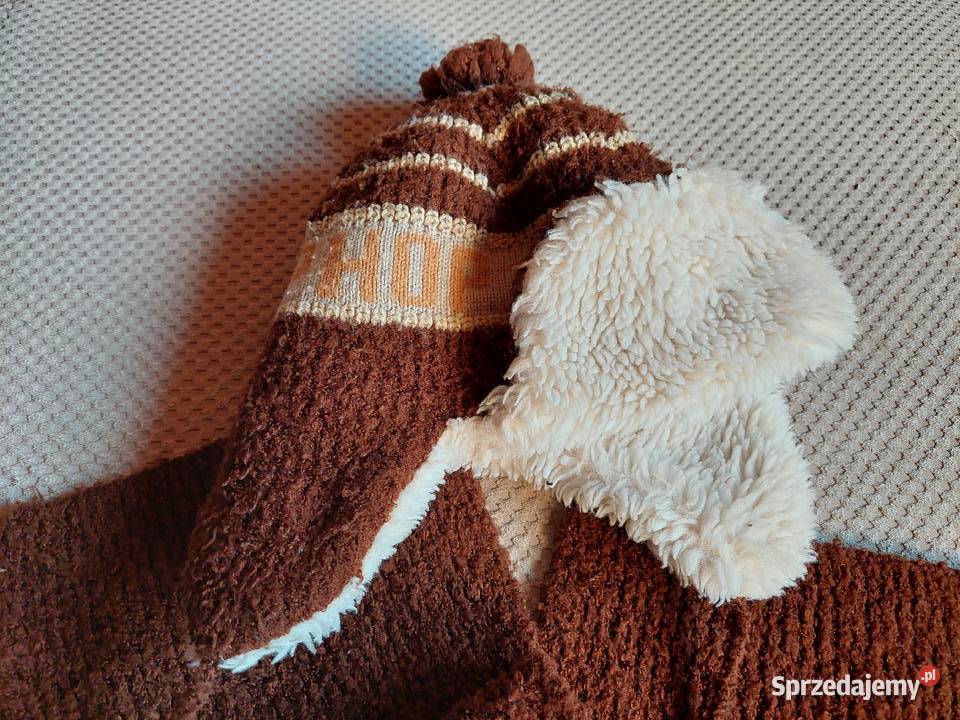 ciepły zimowy komplet czapka i szalik Kraków