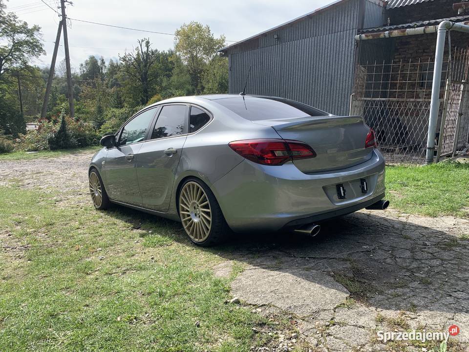 Opel Astra J Sedan 16 Turbo bluetooth małopolskie Trzebinia sprzedam