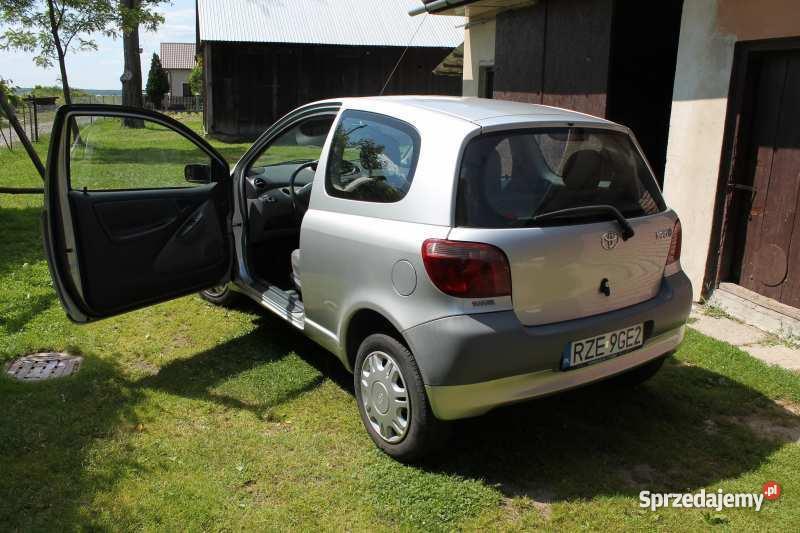 Toyota Yaris 1999 r Kamień