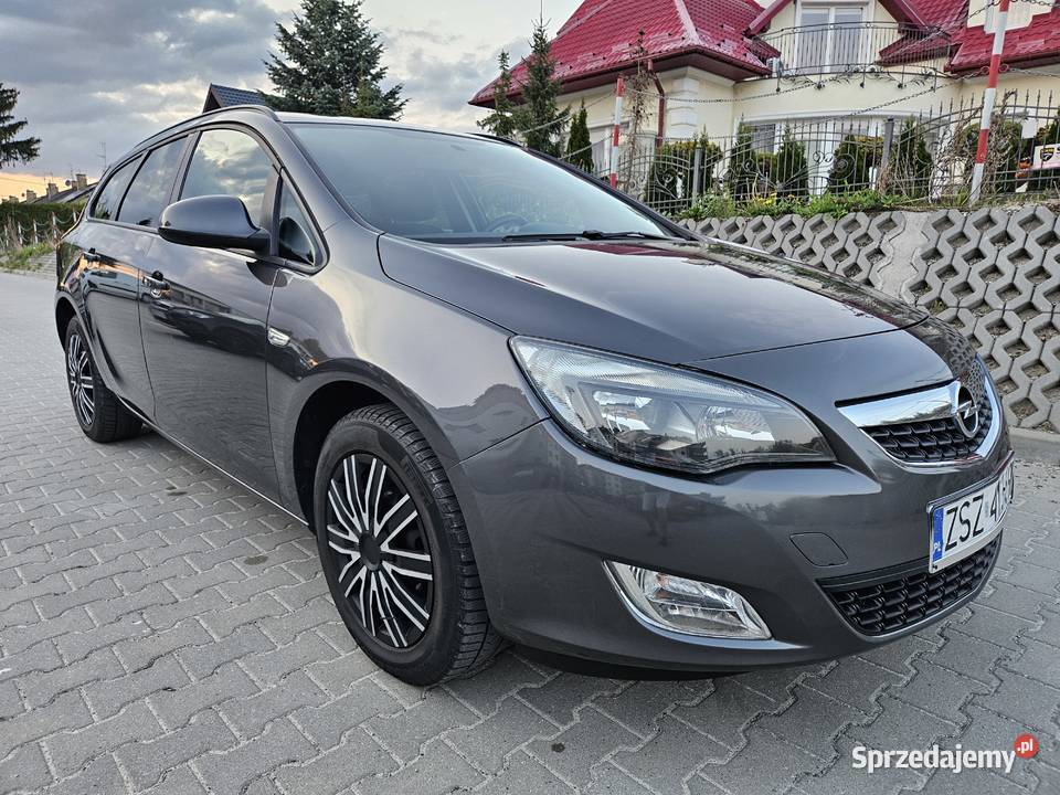 Opel Astra 2011 14T 120 6biegów tempomat CD Rzeszów