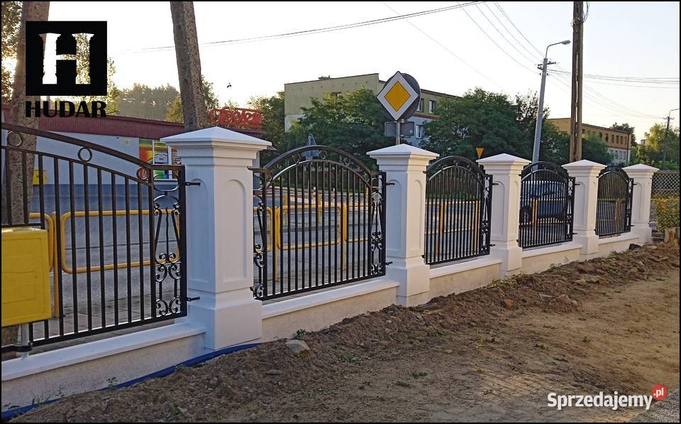 Słupy betonowe dworkowe słupki pałacowe mazowieckie