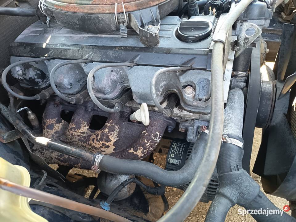 SILNIK MERCEDES 190 W201 18BENZYNA kompletny osobowe Silniki kompletne Konin
