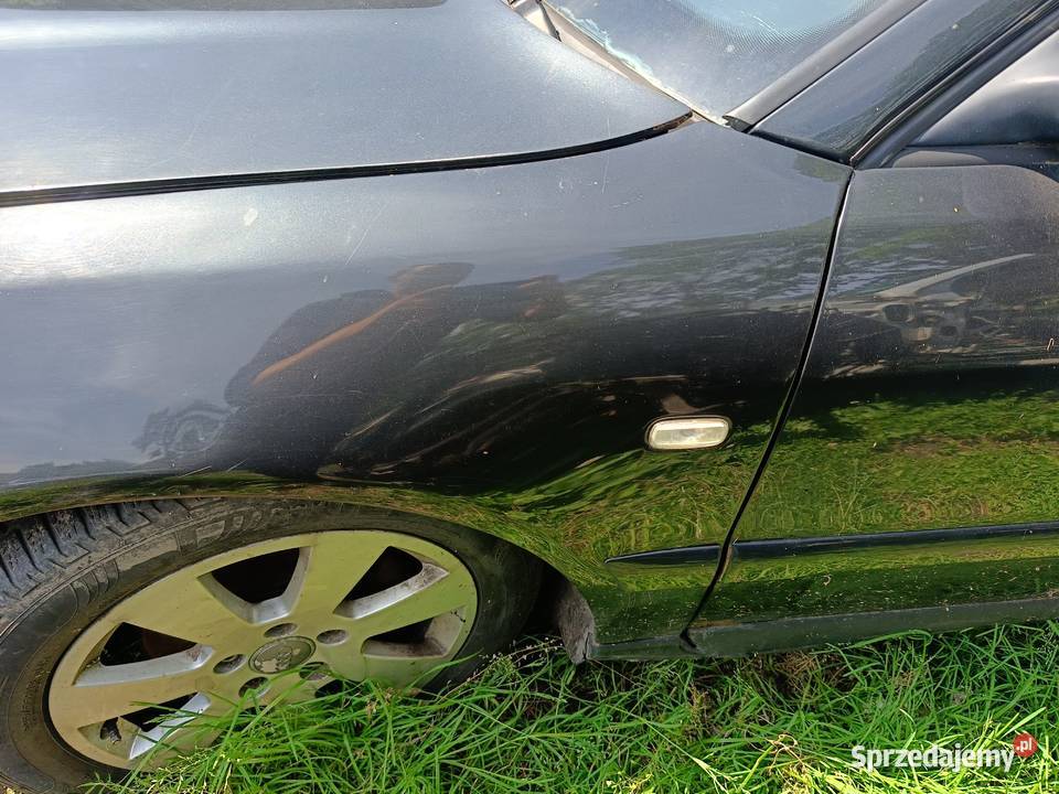 Błotnik Lewy LZ9U Audi A4 B5 FL a30 Drzwi