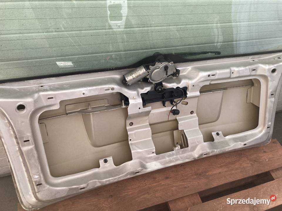 Tylna klapa VW Passat B5 FL 2003 r srebrna LA7W Koźmin Wielkopolski