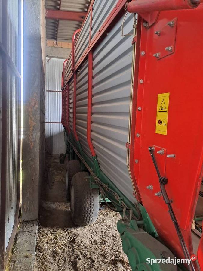 Przyczepa samozbierająca