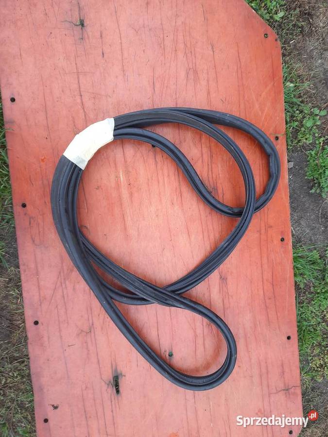 Uszczelka klapy bagażnika Toyota Avensis T25 Rok produkcji 2005 Karoseria Przyborów