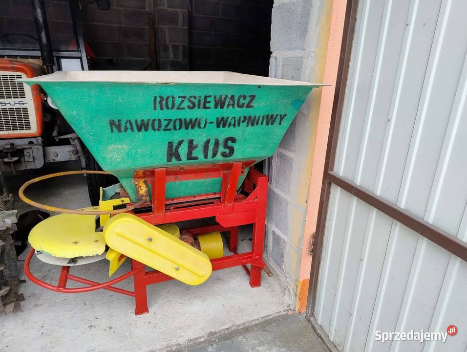 Rozsiewacz do nawozów wapna soli piasku kłos Krasew