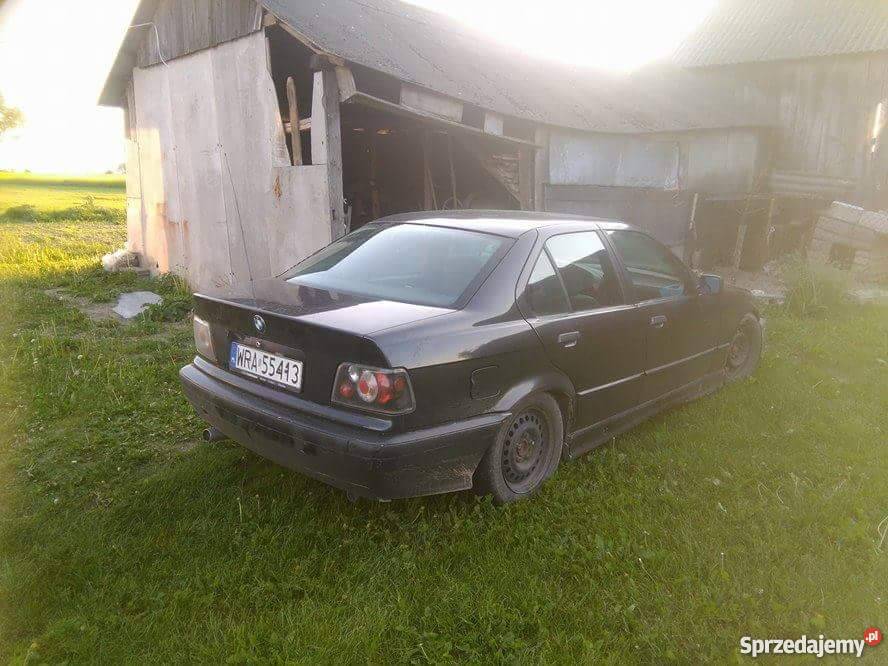 Sprzedam BMW e36 uszkodzone Samochody osobowe
