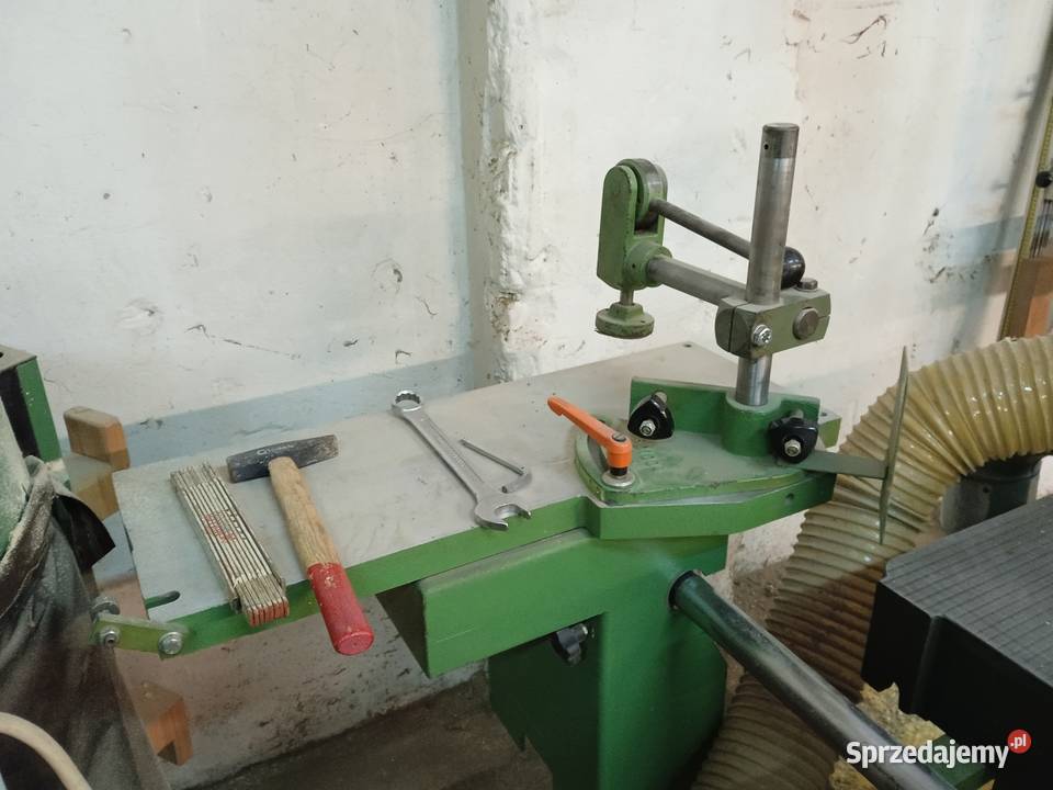 Frezarka dolnowrzecionowa z wózkiem do