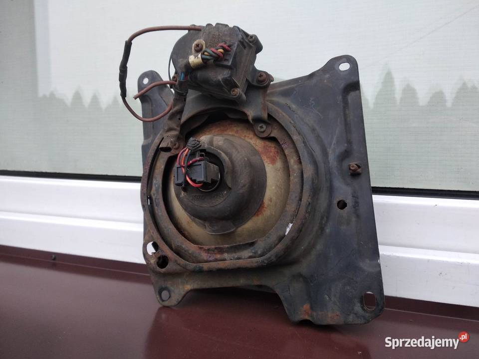 Nissan Navara D21 King Cab lampa przednia prawa Lampy przednie Sieradz