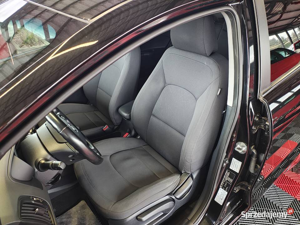 KIA RIO 2015R BENZYNA KOLOROWAN NAWIGACJA KAMERA manualna Zarszyn sprzedam