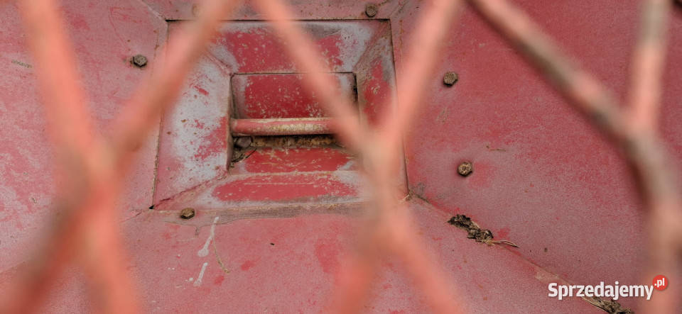 Rozsiewacz z Żurawiem do podnoszenia BigBagów z Rozsiewacze nawozów łódzkie Rudlice