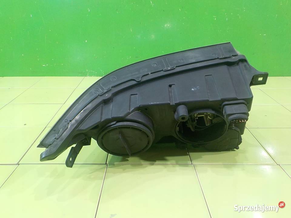VW CRAFTER I 25 TDI 09r VAN lampa prawa przod Suków