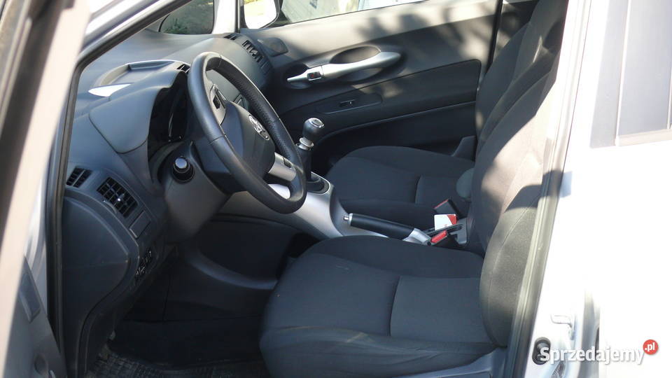 Toyota Auris 133 benzyna LIFT 2012r Sprowadzony sprzedam