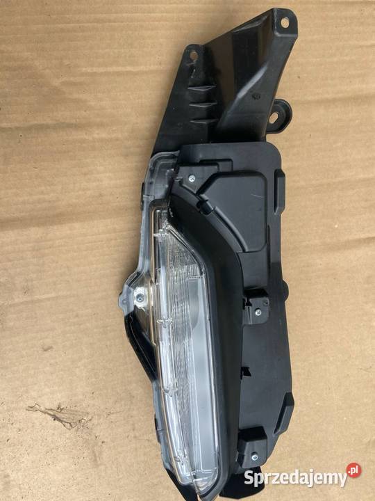 TOYOTA YARIS CROSS LAMPA PRAWA JAZDY DZIENNEJ Marki