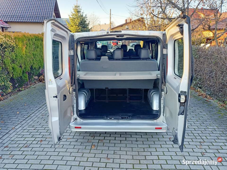 Renault Trafic 2013r 20 DCI 9 osobowy Super Stan Biała Nyska sprzedam