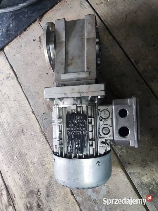 motoreduktor kątowy 083 kW kryza 400V Lenze 972 Biznes i Przemysł Libusza