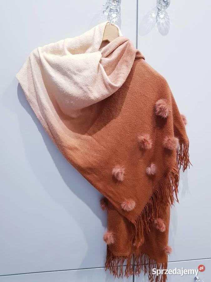 Damski długi szalik z pomponikami Dodatki Dąbrowa Górnicza