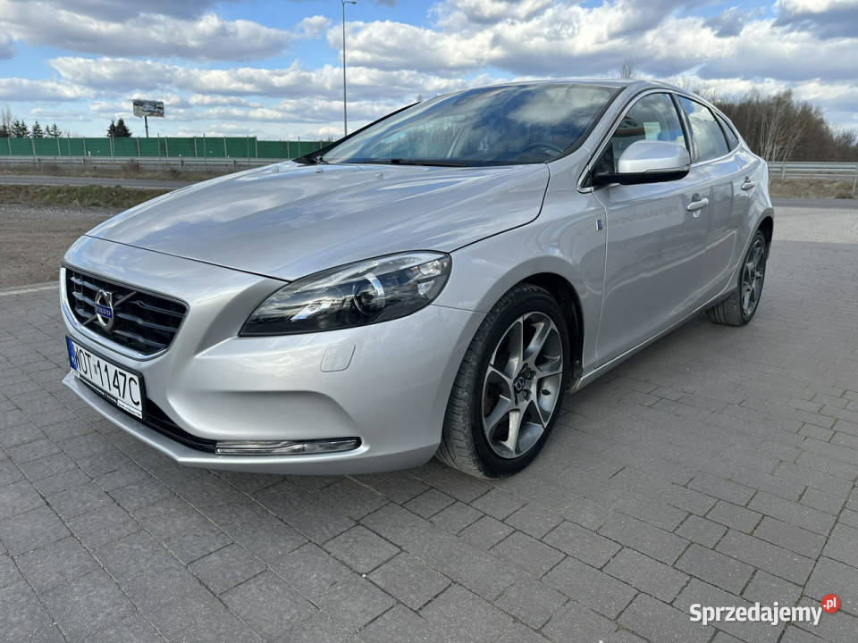 Volvo V40 II 2012 Volvo mazowieckie Lipówki sprzedam