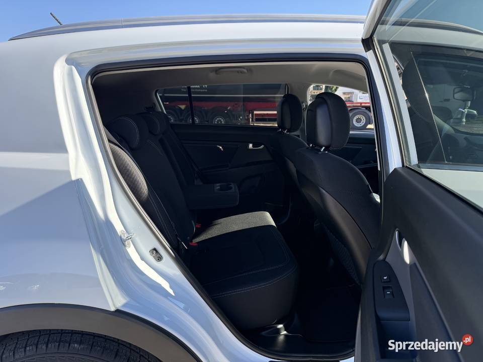Kia Sportage 16 BENZYNA Klimatyzacja Nawigacja lakier metallic Konin sprzedam