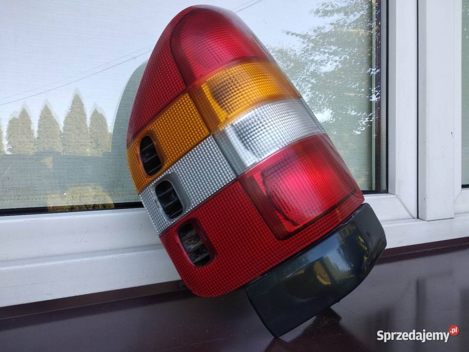 Opel Frontera B lampa tył tylna lewa wkład Sieradz