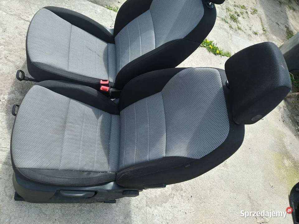 Fotele Kanapa SKODA OCTAVIA III sedan 15 komplet Rok produkcji 2015 Dębno sprzedam