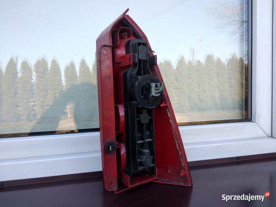 Ford Focus MK1 I kombi lampa tył tylna lewa Sieradz