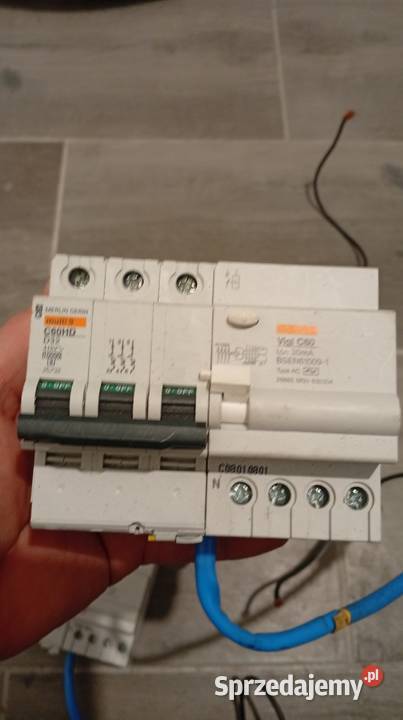 Wyłącznik nadprądowy Merlin Gerin multi 9 C60HD Nałęczów sprzedam