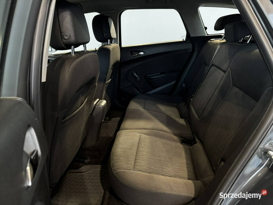 Opel Astra ST 14 120 M6 20132014 r salon J Myślenice sprzedam