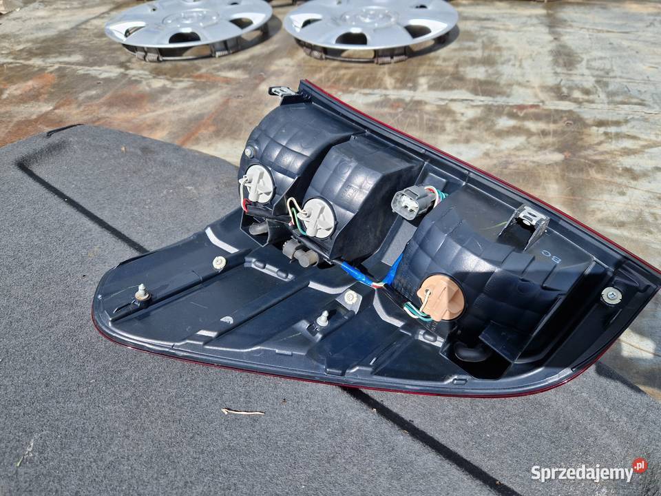 Toyota HILUX VIII lampa tył lewa nowa ORG EU Mielec sprzedam