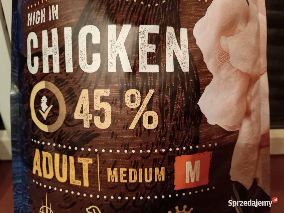 15 karma sucha BRIT z kurczakiem Medium Zabawka