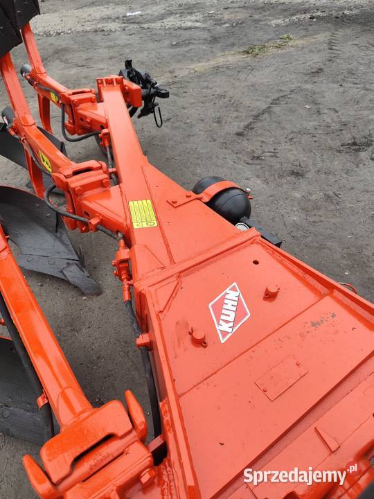 Pług obrotowy Kuhn 3 skibowy zabezpieczenie łódzkie sprzedam