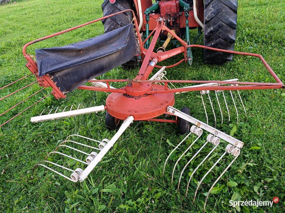 Zgrabiarka karuzelowa Fahr Deutz-Fahr Wiśniowa