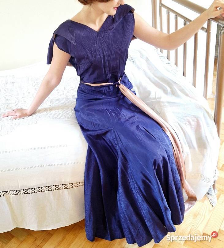 Suknia wieczorowa z lat 30