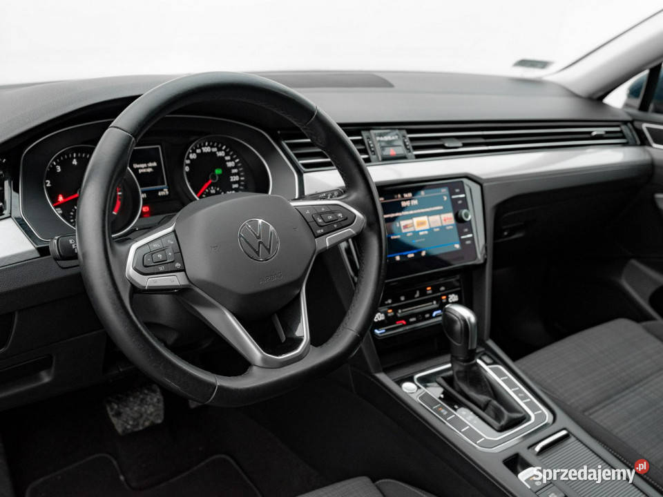 Volkswagen Passat 15 TSI Business DSG HAK LED Pępowo