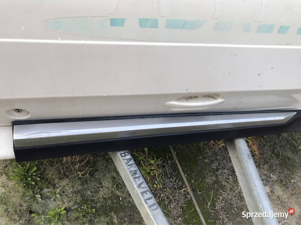 BMW X3 F25 X4 F26 1417 listwa drzwi prawy przód listwy boczne Części samochodowe podkarpackie