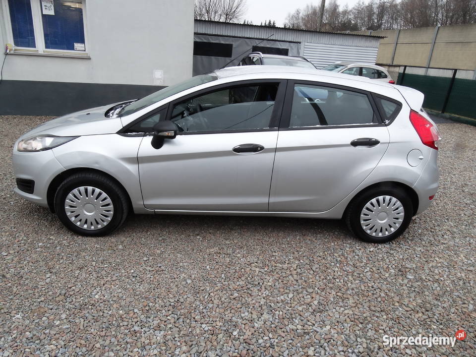 Ford Fiesta mk7 lift Wypożyczalnia wynajem małopolskie Przebieczany auto wynajem