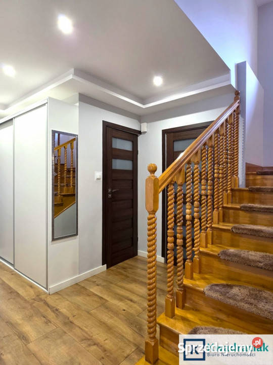 sprzedaży domu wolnostojącego 160m2 Zahutyń