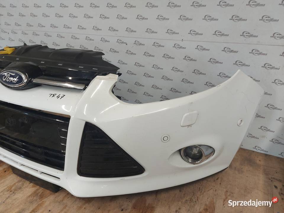 FORD FOCUS MK3 III 12r zderzak przód BM5117757A osobowe Kielce
