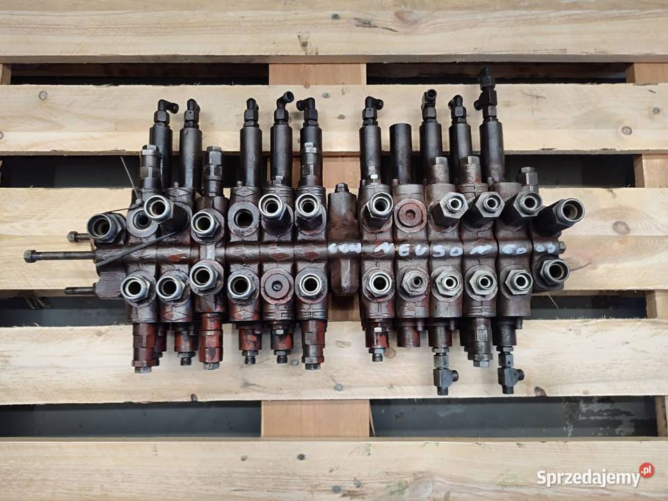Rozdzielacz hydrauliczny C0070 33142 NEUSON 6002 wielkopolskie Wilkowo