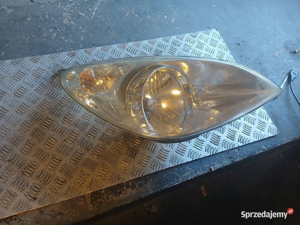 Lampa prawa przednia Hyundai i20 I 0812r Radłów sprzedam
