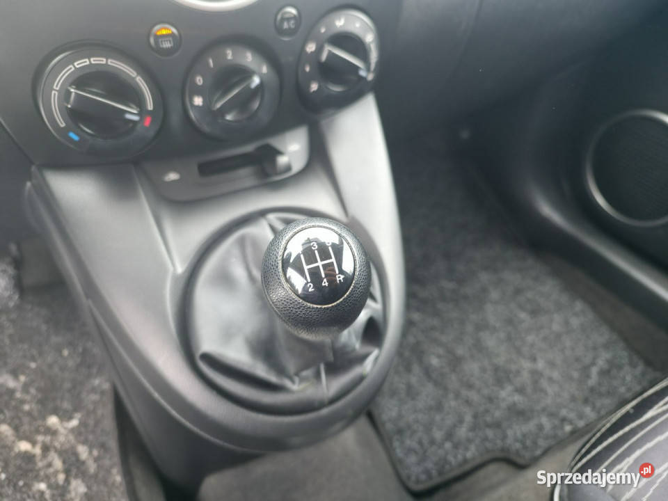 Mazda 2 13 Benzyna Serwisowany Gwarancja Bogate komputer pokładowy świętokrzyskie