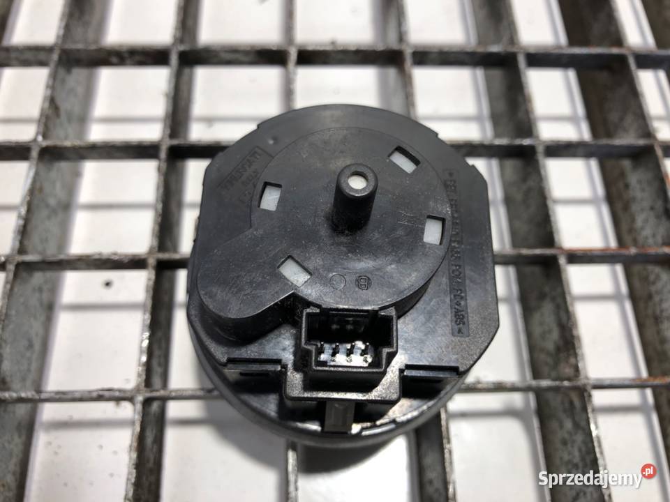 WŁĄCZNIK ŚWIATEŁ DAF XF 22151902 PRZYCISK ciężarowe Włączniki, sterowniki