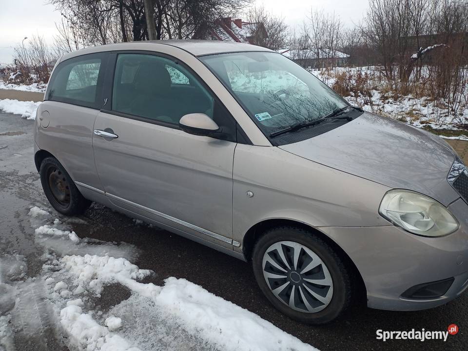 Lancia y benzyna 12 bez korozji sprawna 2007 Staszów sprzedam
