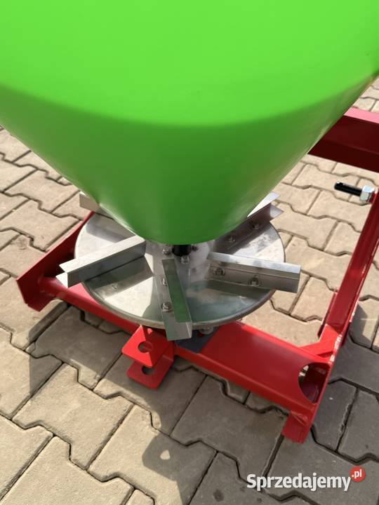 Rozsiewacz lejek do mini ciągników nieuszkodzony Nasielsk
